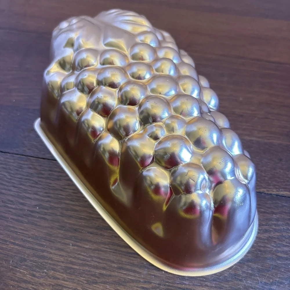 Vintage Grape Cluster Copper Mold Jello Cake Pan Hanging Decor 10.5x5.5